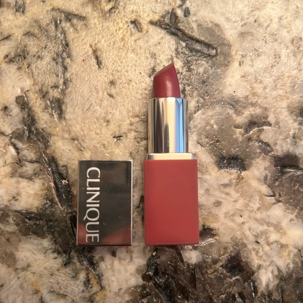 Clinique mini plum pop lipstick